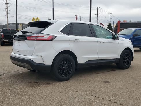Used 2023 Ford Edge SEL image 3