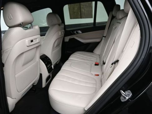 Used 2019 BMW X5 xDrive40i w/ Convenience Package AWD/4WD image 9