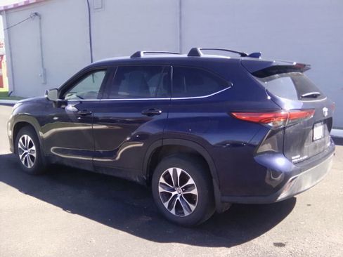 Used 2022 Toyota Highlander XLE image 10