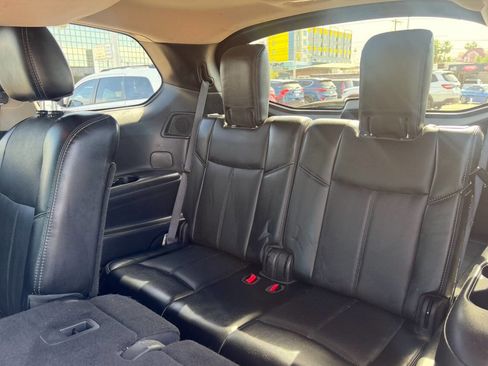 Used 2015 Nissan Pathfinder Platinum FWD image 6