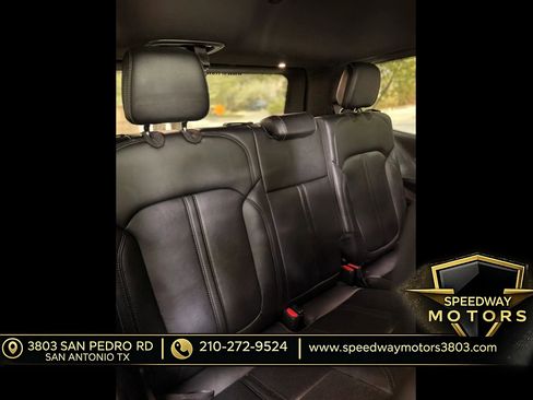 Used 2022 Jeep Wagoneer Series II AWD/4WD image 18