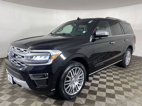 Used 2022 Ford Expedition Platinum AWD/4WD image 3