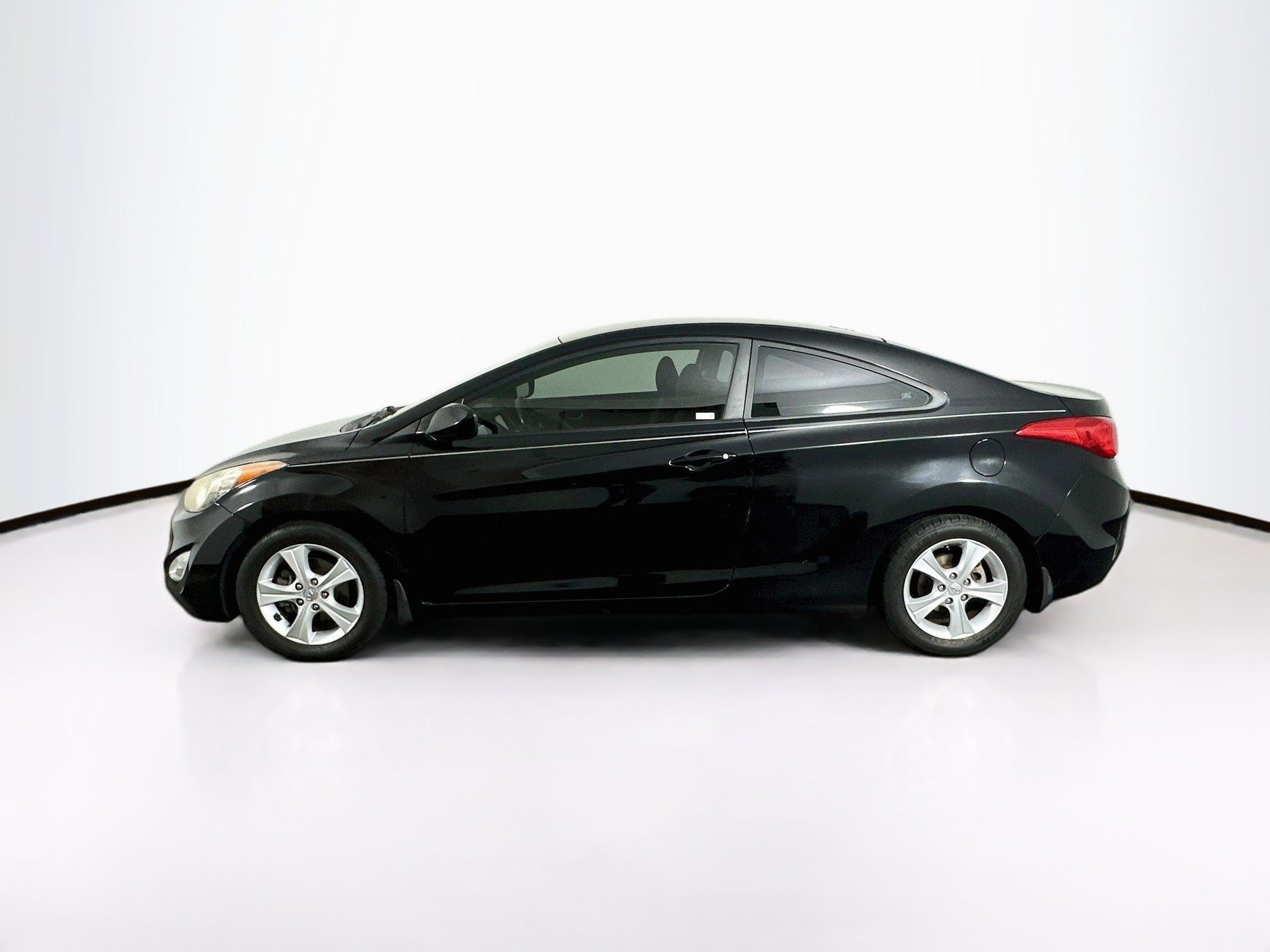 Used 2013 Hyundai Elantra FWD image 4