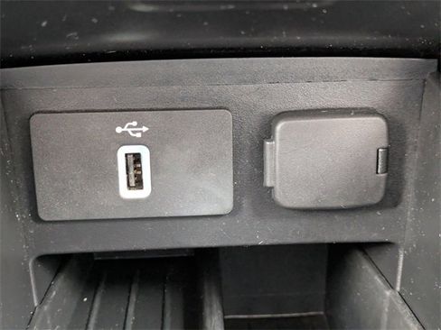 Used 2017 Ford Explorer Platinum image 29