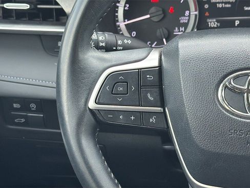 Used 2023 Toyota Highlander LE image 18