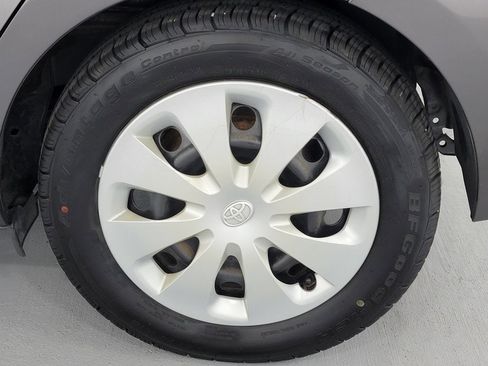 Used 2013 Toyota Prius C One FWD image 12