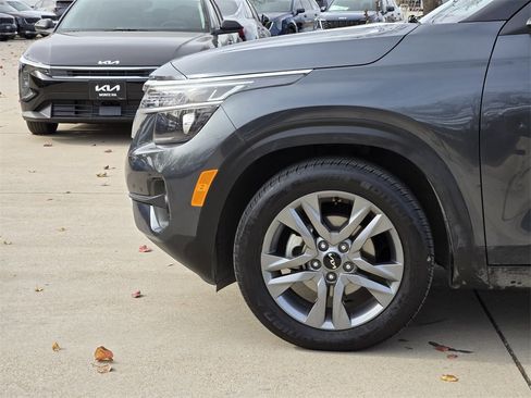 Certified 2023 Kia Seltos S image 14