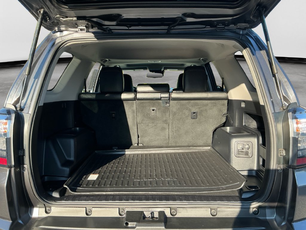 Used 2021 Toyota 4Runner TRD Off-Road Premium w/ Moonroof Package AWD/4WD image 17
