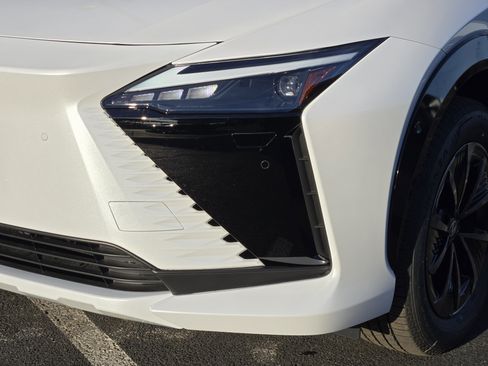 New 2026 Lexus RZ 350e 2WD w/ Convenience Package image 6