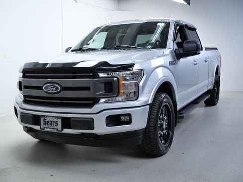 Used 2018 Ford F150 XLT w/ Equipment Group 302A Luxury AWD/4WD image 10