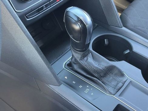 Used 2020 Volkswagen Atlas Cross Sport S image 29