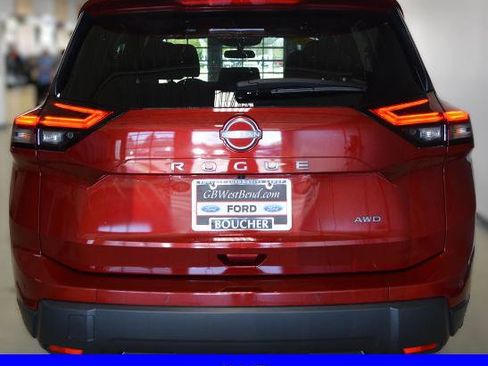 Used 2024 Nissan Rogue S AWD/4WD image 5