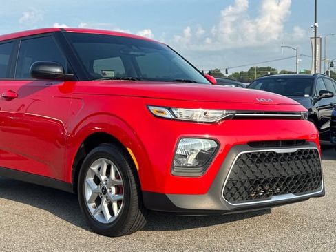 Used 2022 Kia Soul S FWD image 23