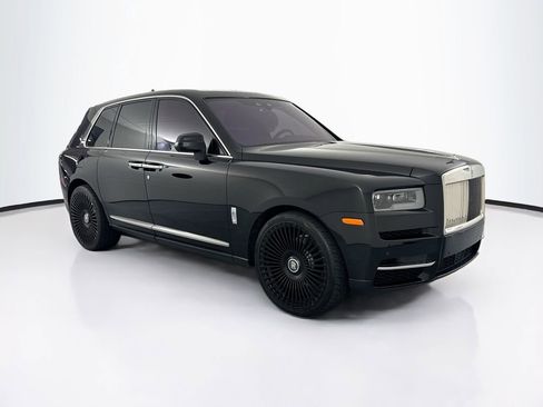 Used 2022 Rolls-Royce Cullinan AWD/4WD image 3