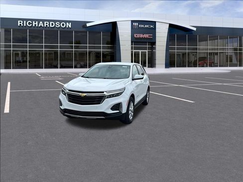 Used 2024 Chevrolet Equinox LT w/ LPO, Floor Liner Package FWD image 1
