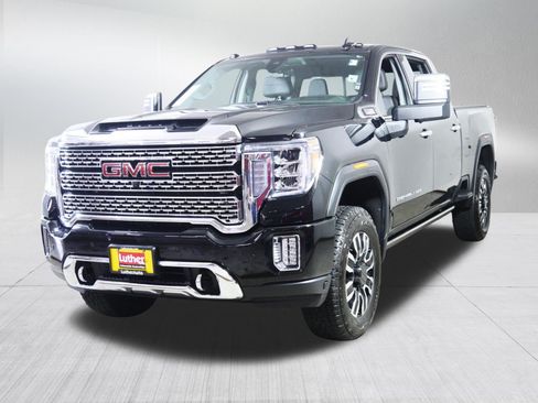 Used 2022 GMC Sierra 3500 Denali w/ Denali Black Diamond Edition AWD/4WD image 3