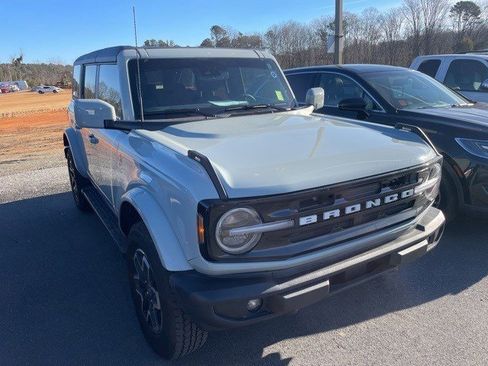 Used 2024 Ford Bronco Outer Banks image 2