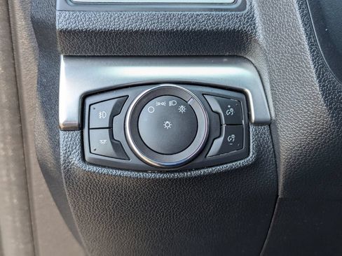 Used 2018 Ford Explorer XLT w/ Equipment Group 202A AWD/4WD image 23