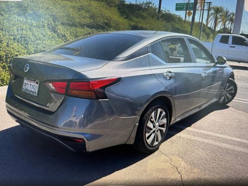 Used 2022 Nissan Altima 2.5 S FWD image 2