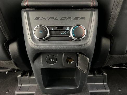 Used 2025 Ford Explorer ST-Line w/ ST-Line Street Pack AWD/4WD image 26