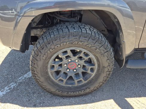 Used 2018 Toyota 4Runner SR5 Premium AWD/4WD image 29