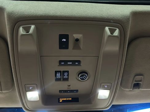 Used 2016 Cadillac Escalade Platinum image 36