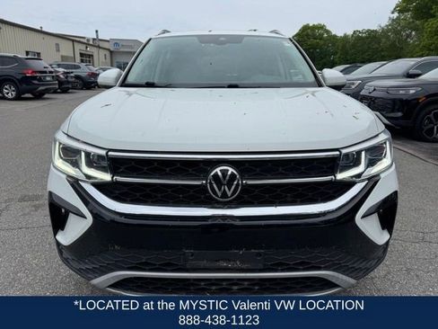 Certified 2022 Volkswagen Taos SEL AWD/4WD image 2