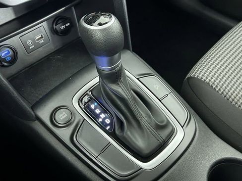 Used 2019 Hyundai Kona SE w/ Cargo Package image 16