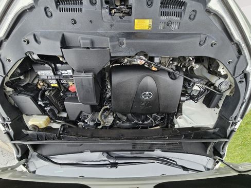 Used 2018 Toyota Highlander XLE image 29