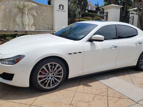 Used 2019 Maserati Ghibli RWD image 2