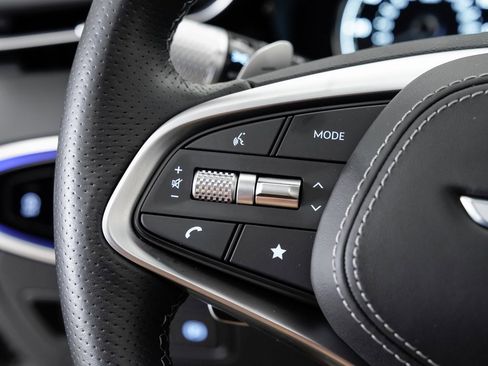 Used 2025 Genesis GV70 3.5T Sport w/ Sport Advanced Package image 13