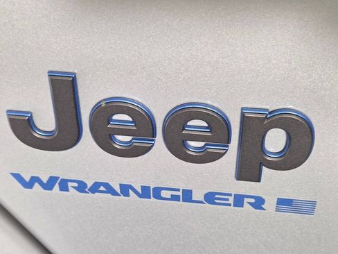 Used 2024 Jeep Wrangler High Altitude AWD/4WD image 30