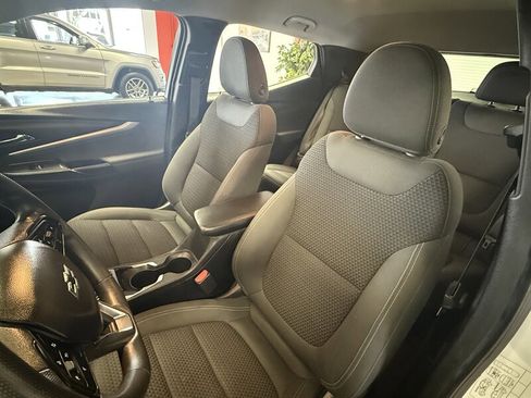 Used 2023 Chevrolet Bolt EUV LT image 10