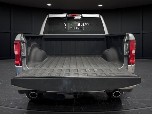 Used 2025 RAM 1500 Laramie w/ Sport Appearance Package AWD/4WD image 27