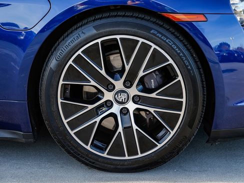 Used 2021 Porsche Taycan Base image 9