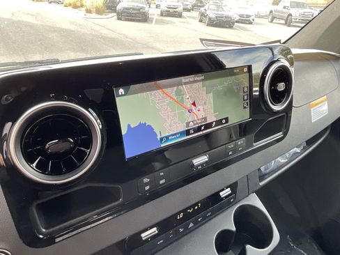 Used 2024 Mercedes-Benz Sprinter 2500 image 24