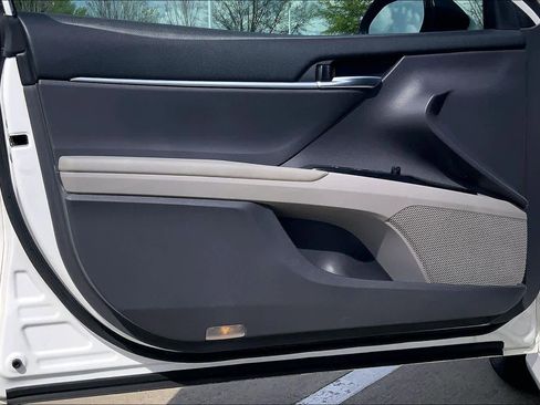 Used 2019 Toyota Camry LE image 21