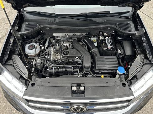 Used 2022 Volkswagen Taos SE AWD/4WD image 9
