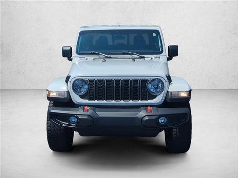 Used 2024 Jeep Gladiator Sport AWD/4WD image 2