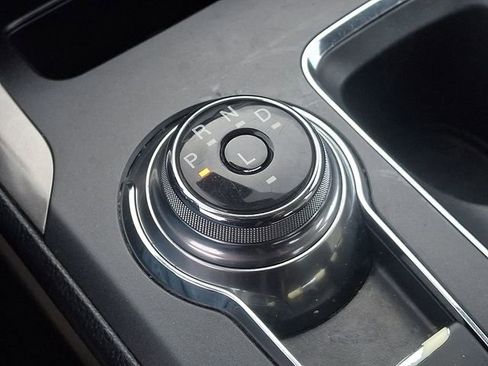 Used 2019 Ford Fusion SE image 16