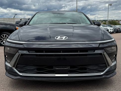 Used 2025 Hyundai Sonata SEL FWD image 2
