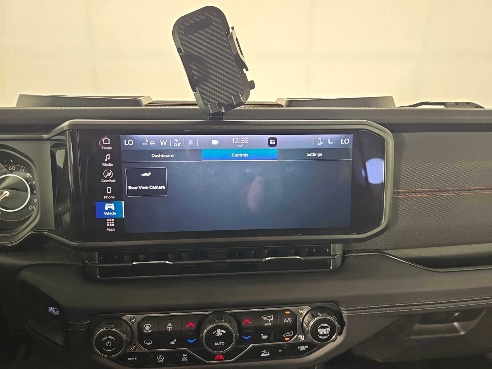 Used 2024 Jeep Gladiator Rubicon w/ Convenience Group AWD/4WD image 10