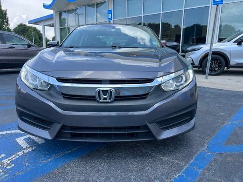 Used 2018 Honda Civic EX image 3