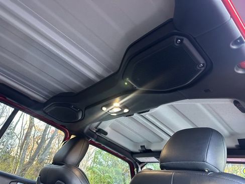 Used 2021 Jeep Gladiator Rubicon image 22