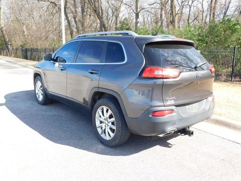 Used 2015 Jeep Cherokee Latitude image 3