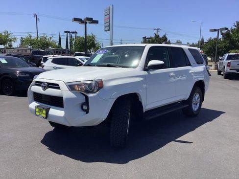 Used 2022 Toyota 4Runner SR5 AWD/4WD image 5