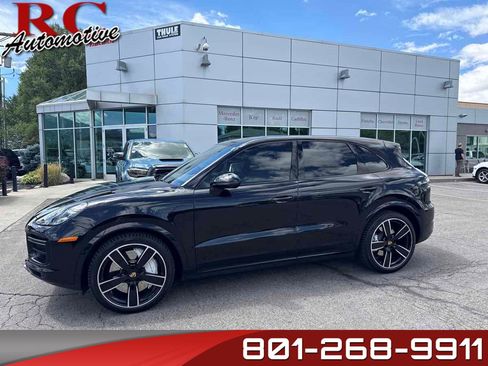 Used 2019 Porsche Cayenne Turbo AWD/4WD image 1