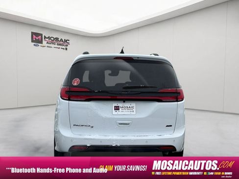 New 2026 Chrysler Pacifica Select w/ S Appearance Package AWD/4WD image 3