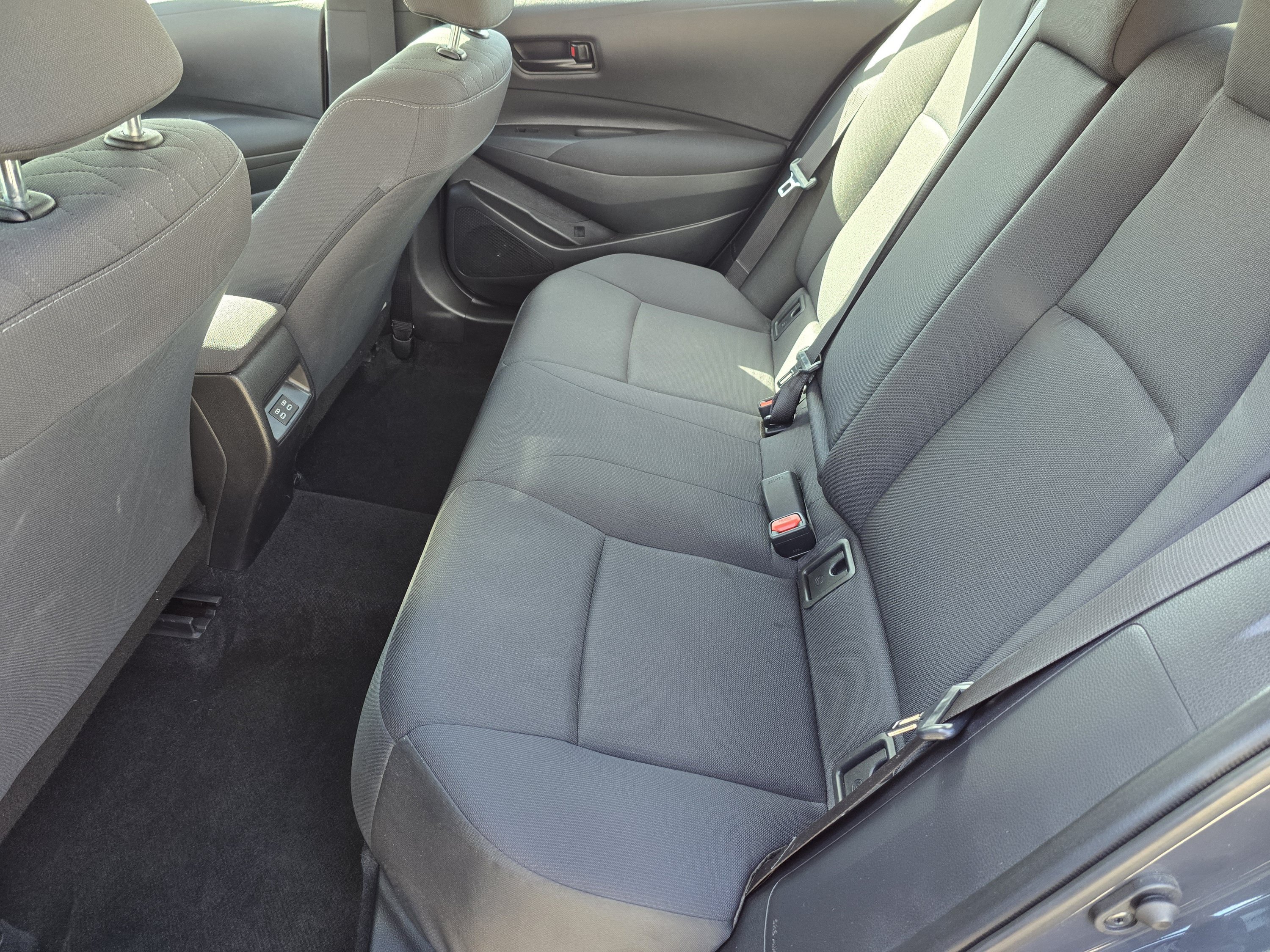 Used 2025 Toyota Corolla LE FWD image 6