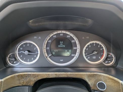 Used 2010 Mercedes-Benz E 350 4MATIC Sedan image 19